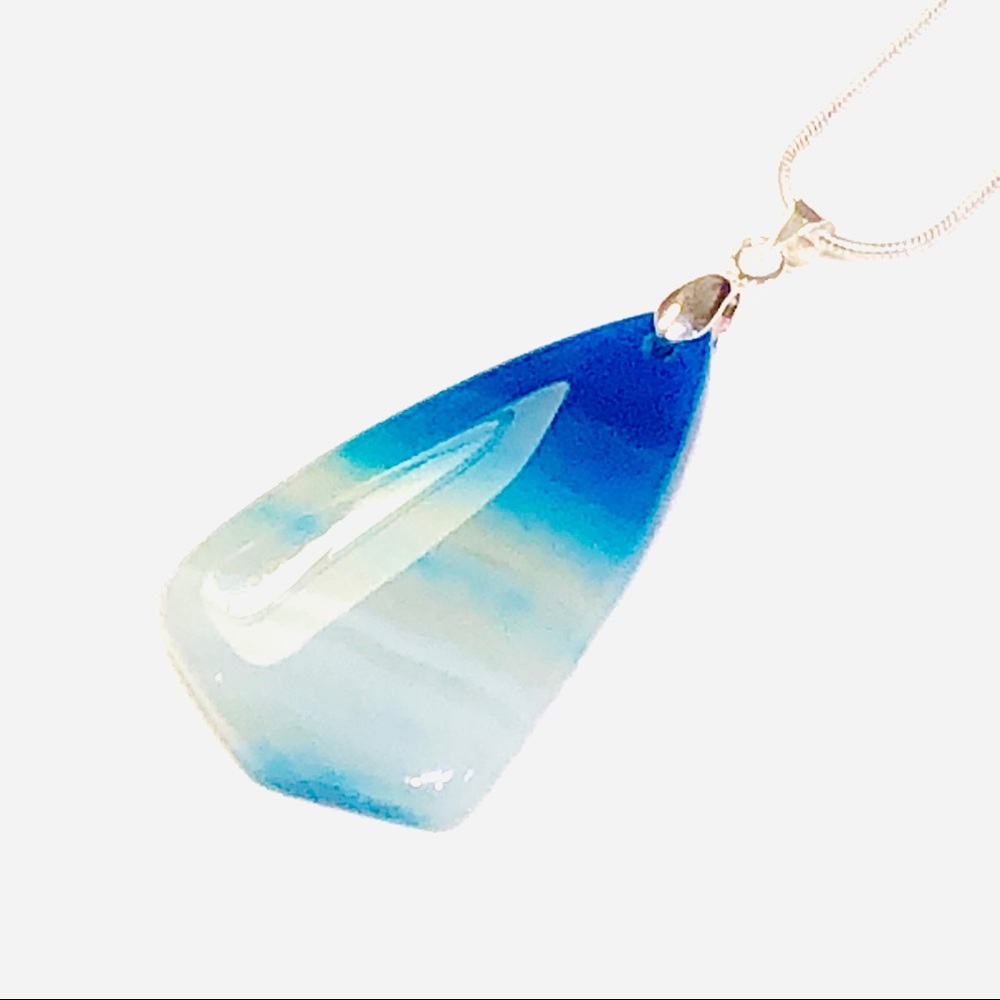 MAUI BLUE & Crisp Bright White Onyx Stone Smaller-sized 18-inch Necklace